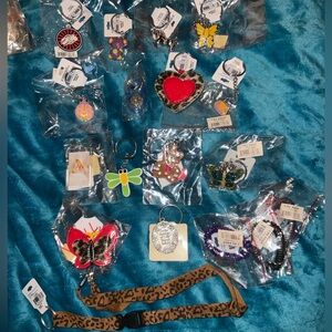 17Pc VINTAGE 1980/90’s Assorted Keychains and Lanyard Set NEW